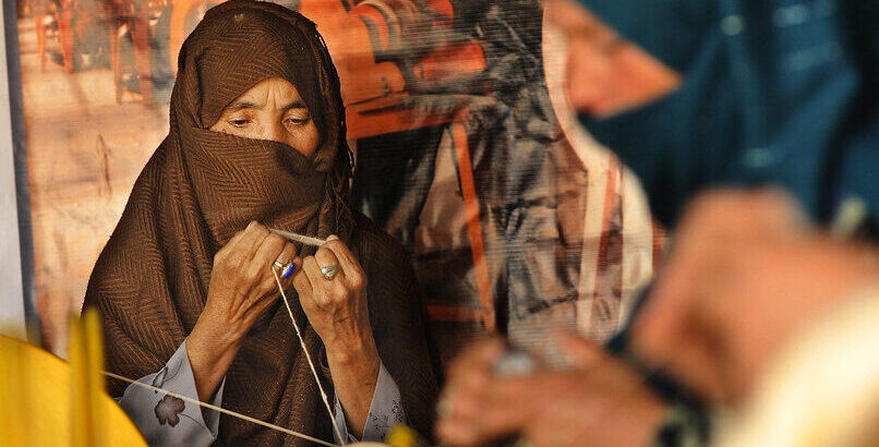 Afganistaani mehed oskavad küll vaipadega raha teha, aga töötegijad on lõviosas afgaani naised. (CC) ResoluteSupportMedia/Flickr